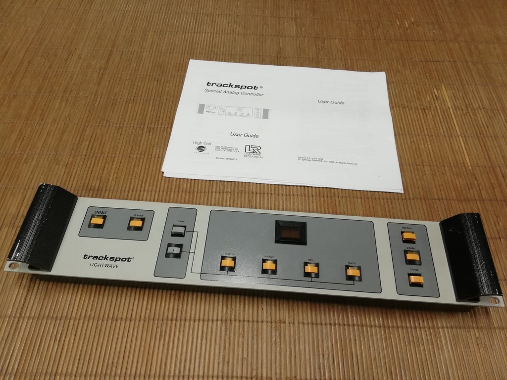 Lightwave  Universal Controller (petite)